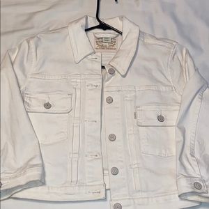 White Levi’s Cropped Denim Jacket